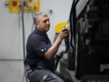 Autospuiter aan het werk