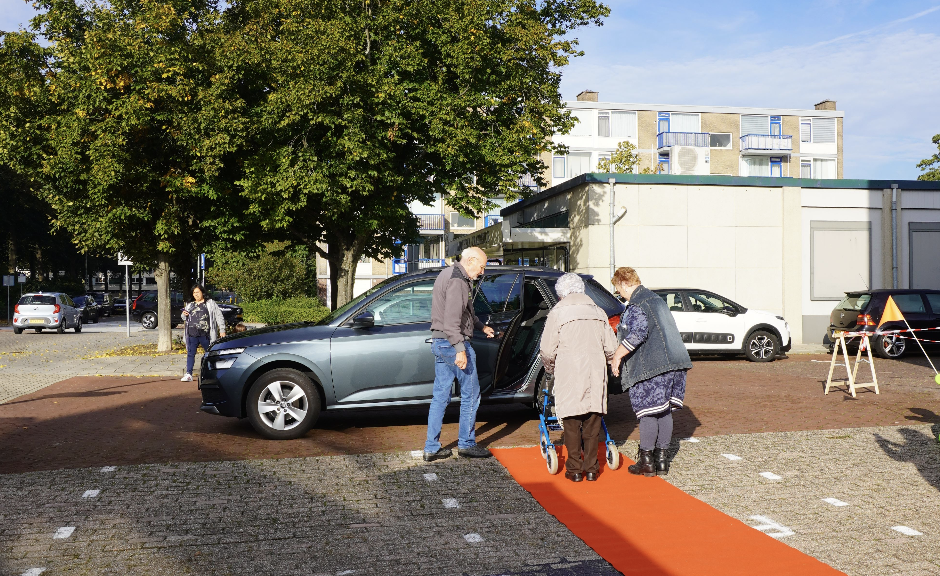 Amega en AA lease dragen bij